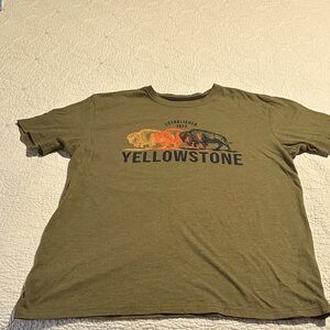 NWOT Yellowstone tshirt